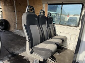 Prodám Iveco Daily 2.3HPT. 93kw. 35S13. 6 míst. Tažné zař.: - 8
