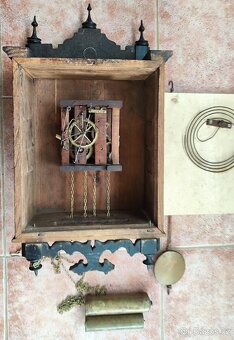 starožitné selské dřevěné vyřezávané hodiny schwarzwald - 8