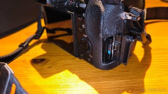 Sony Cyber-Shot DSC-RX10IV - 8