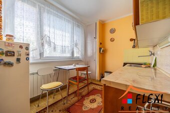 Prodej bytu 2+1 s balkónem, ul. Centrum Karviná, výhled na B - 8