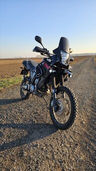 Yamaha tenere 660 z - 8