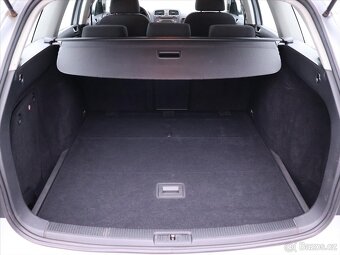 Volkswagen Golf 1,6 TDI 77kW Trendline (2010) - 8
