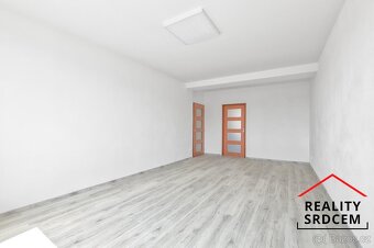 Pronájem zrekonstruovaného bytu 2+1 s balkonem, 55 m2, V Ale - 8