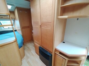 HOBBY 540UFe č.242. Pro 4. Fr. postel. Sprcha. Rok 2006 - 8