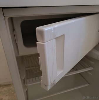 Prodám menší ledničku Zanussi - 8