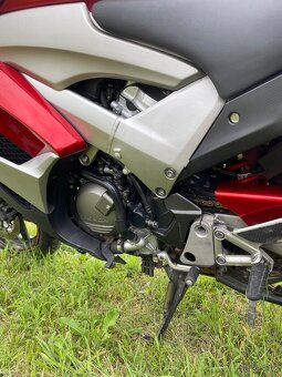 Honda Crossrunner VFR800X - 8
