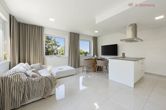 Prodej bytu 3+kk s terasou 90m2 a parkováním u domu, Praha Z - 8