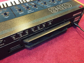Oberheim OB-8 - Vintage syntezátorová syntezátorová klávesni - 8