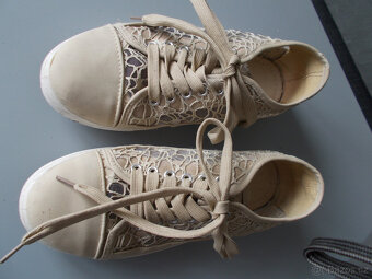 Dámské sřevíčky a tenisky - 8