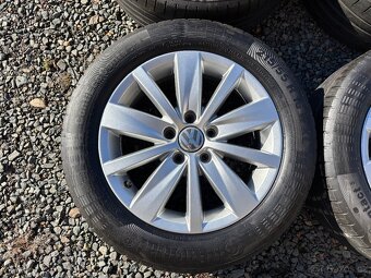 Alu orig letni sada Volkswagen 5x112 7J ET45 215/55 R16 DC - 8