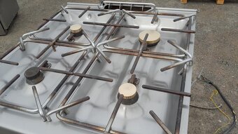 Kombinovaný gastro sporák Zanussi ( 4x plyn. hořák + el.pec - 8