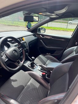 OCTAVIA 3 RS - 8