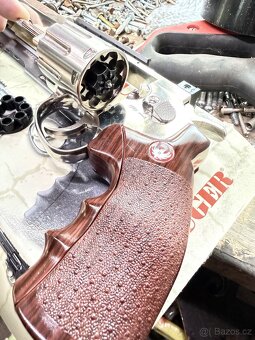 Airsoftový Revolver Night Hawk Super 8 - 8