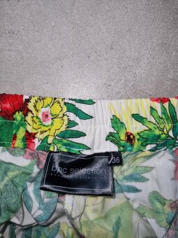 Nové široké letní dámské kalhoty haremky vel S 36 s květy - 8