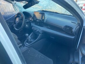 Toyota Yaris 1.0 VVT-i 2023 - 8