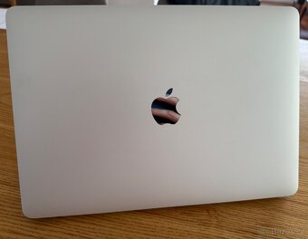 MacBook Air JAKO NOVÝ - 8