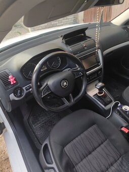 Octavia 1.6 TDI DSG - 8