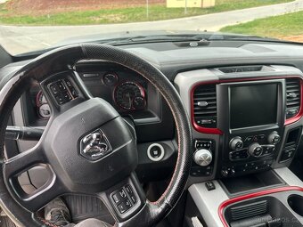 Dodge RAM Rebel 5.7 HEMI - 8