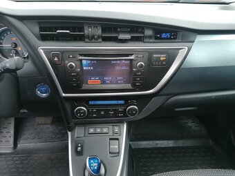 Toyota Auris hybrid 1.8, 73kW, 99500km - 8