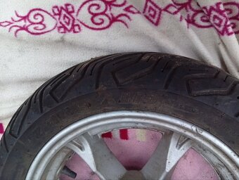 2008 Suzuki burgman 200 zadní kolo  130/70/12 - 8