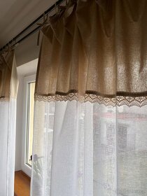 Záclony s krajkou a poutky - 8