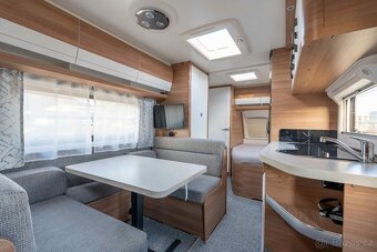 Príves 2022 Hobby De Luxe 540 KMFe – Plne vybavený 🚐✨ - 8