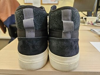 Prodám kotníkové boty Adidas černé vel. 44, jako nové - 8