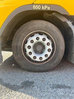VOLVO FH - 8