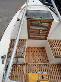 Plachetnice, motor, vozík - 8