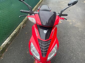 Skutr 125 - 8