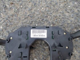 Přepínací páčky pod volant Citroën C4 - 8