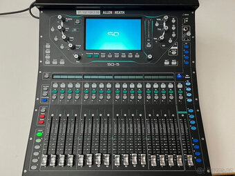 Digitální mixážní pult Allen&Heath SQ5 + protiprachový kryt - 8