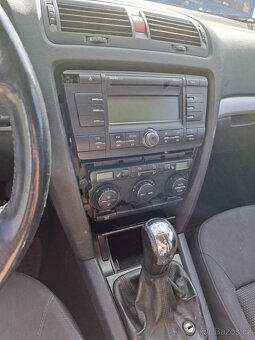Škoda Octavia.2 combi 1.9TDI 77kw Tempomat Xenony Aut.Klima - 8