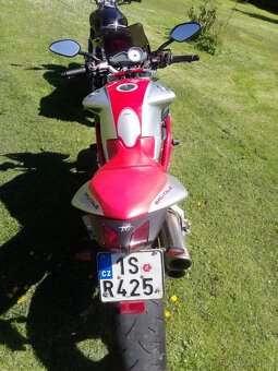 MV Agusta Brutale 910 - 8