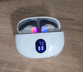 Bezdrátová sluchátka s displejem stavu nabití - 8
