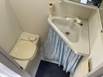 Chateau Chiarra 460, 4 osoby, stan, wc, 100km/h - 8