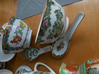 11kusů starý čínský porcelán - jedno víčko má lepenou špičku - 8