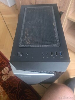 Prodám slušný PC AMD Ryzen 5500 - 8