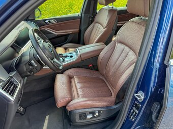 BMW X5 M50i 390kw, noční vidění, masáže, full výbava - 8