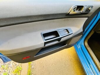 VOLKSWAGEN POLO 1.4 TDi NAFTA KLIMA, CENTRÁL - 8