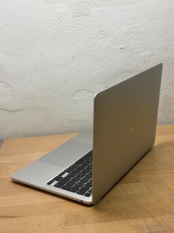 MacBook Pro M2 2022 /16GB RAM/256GB SSD/Záruka 94% BATERIE - 8