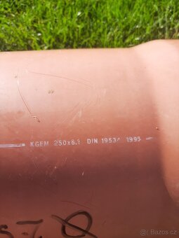 Prodám kanalizační Trubku KGM průměr 250×6,1mm délky 600mm - 8