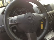 Opel Astra Coupe 1,9CDTI 2005 88kW GTC - díly - 8