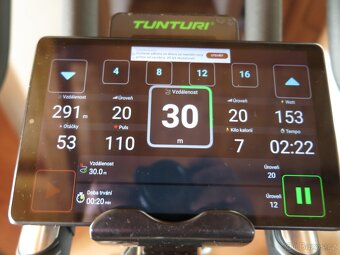 Špičkový cyklotrenažér TUNTURI S40 Perfektní stav - 8