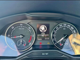 Škoda Superb III 2.0 TDI 140Kw - 8