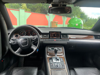 Audi A8, L 4.2 V8 - 8