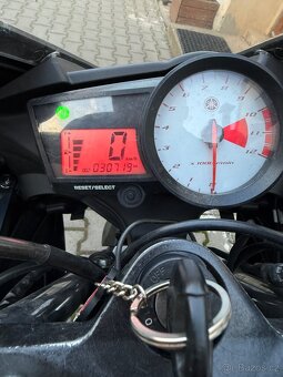 Yamaha YZF R125 - 8