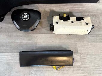 ŠKODA SUPERB 2 FACELIFT palubní deska + pásy + airbagy - 8