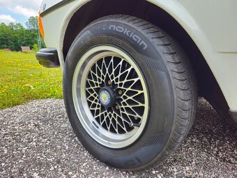 Mercedes Benz W123, 230E, piano - 8