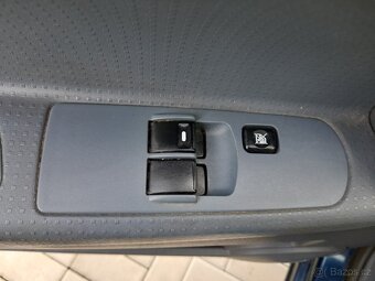 MITSUBISHI COLT 1,3i16V,70 KW,5-TI DVEŘOVÝ,M.2006 - 8